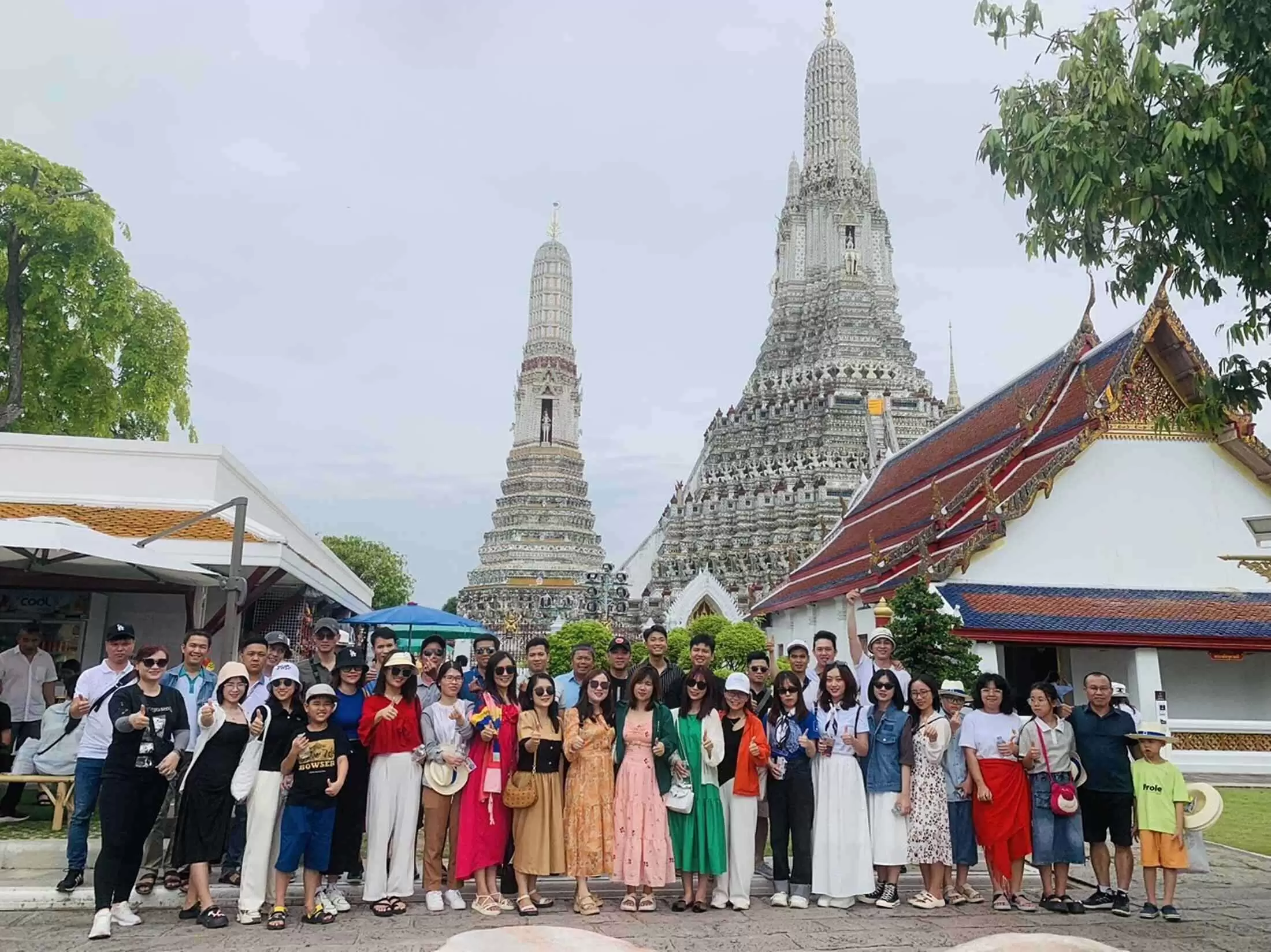 BRAVO Summer 2023 checkin tại ngôi chùa Wat Arun