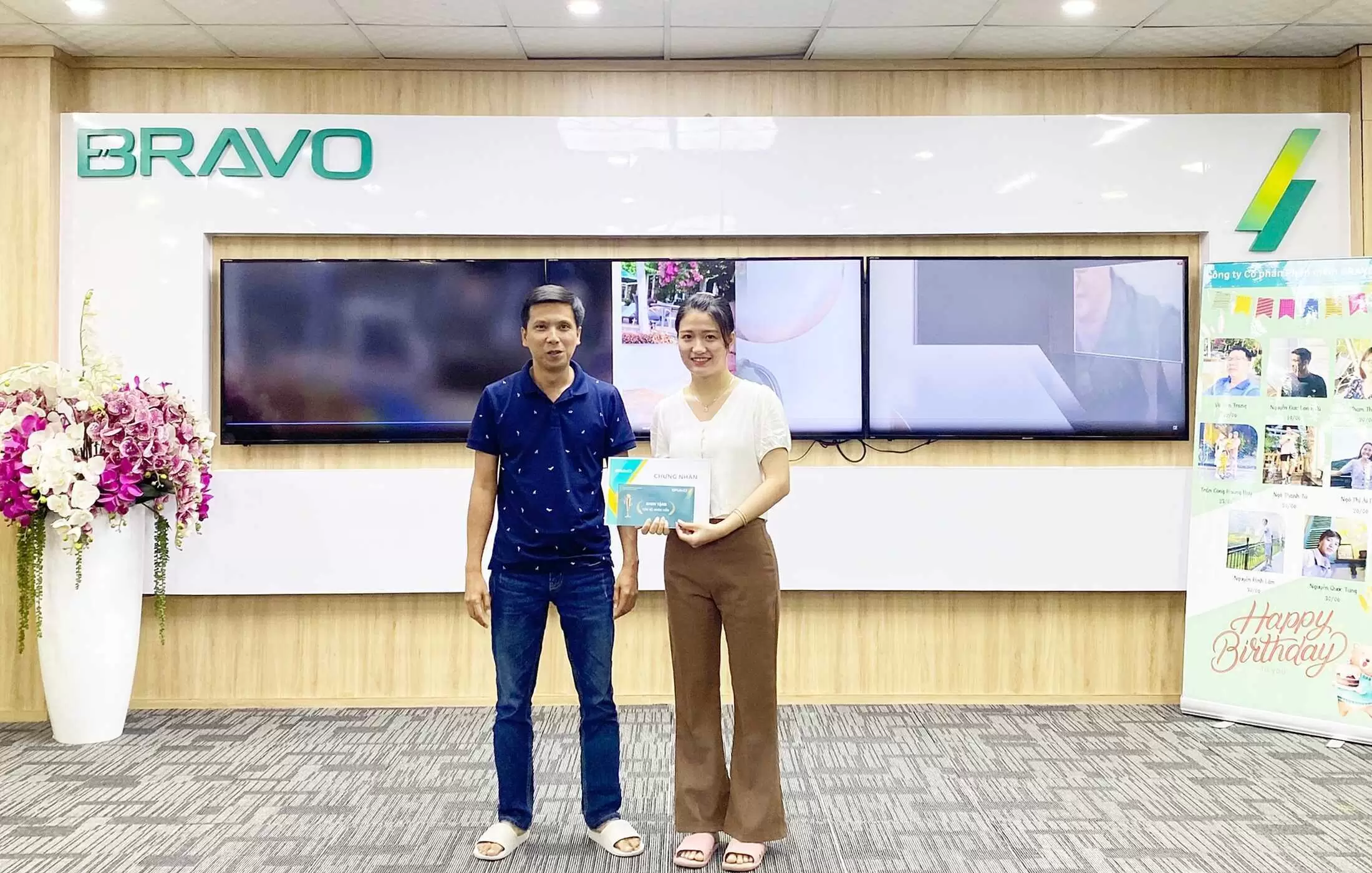 BRAVO DN trao nhuận bút tháng 5/2023