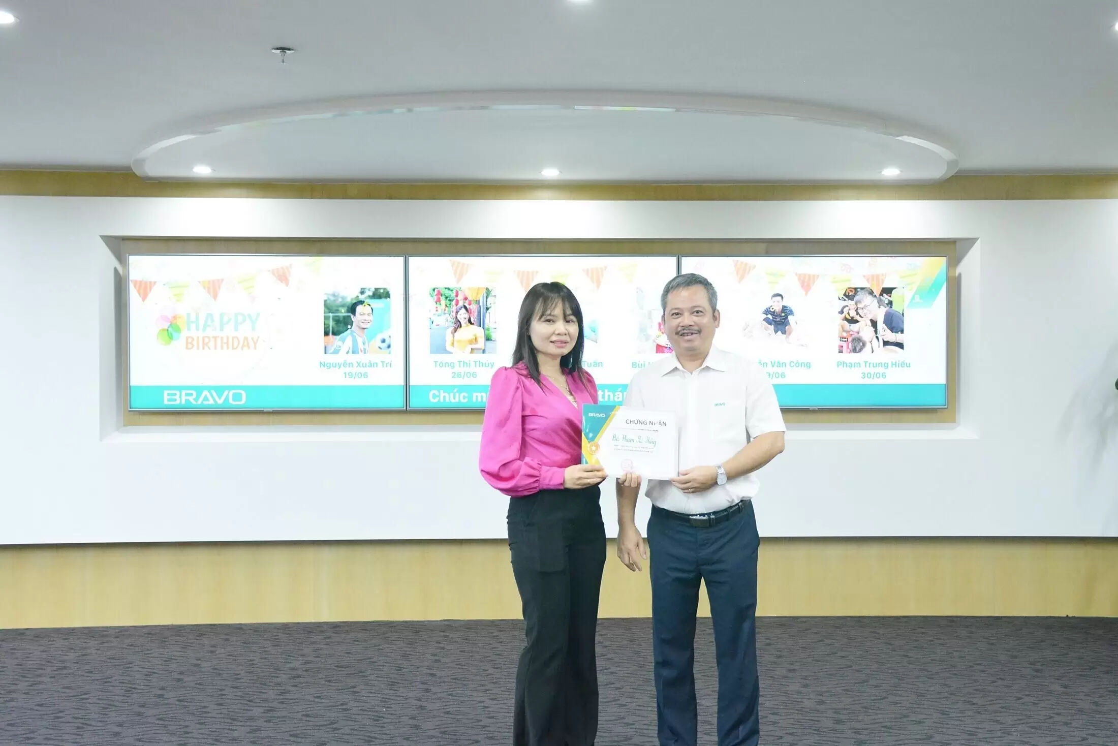 Thưởng nóng kinh doanh ký kết hợp đồng Công ty CVI