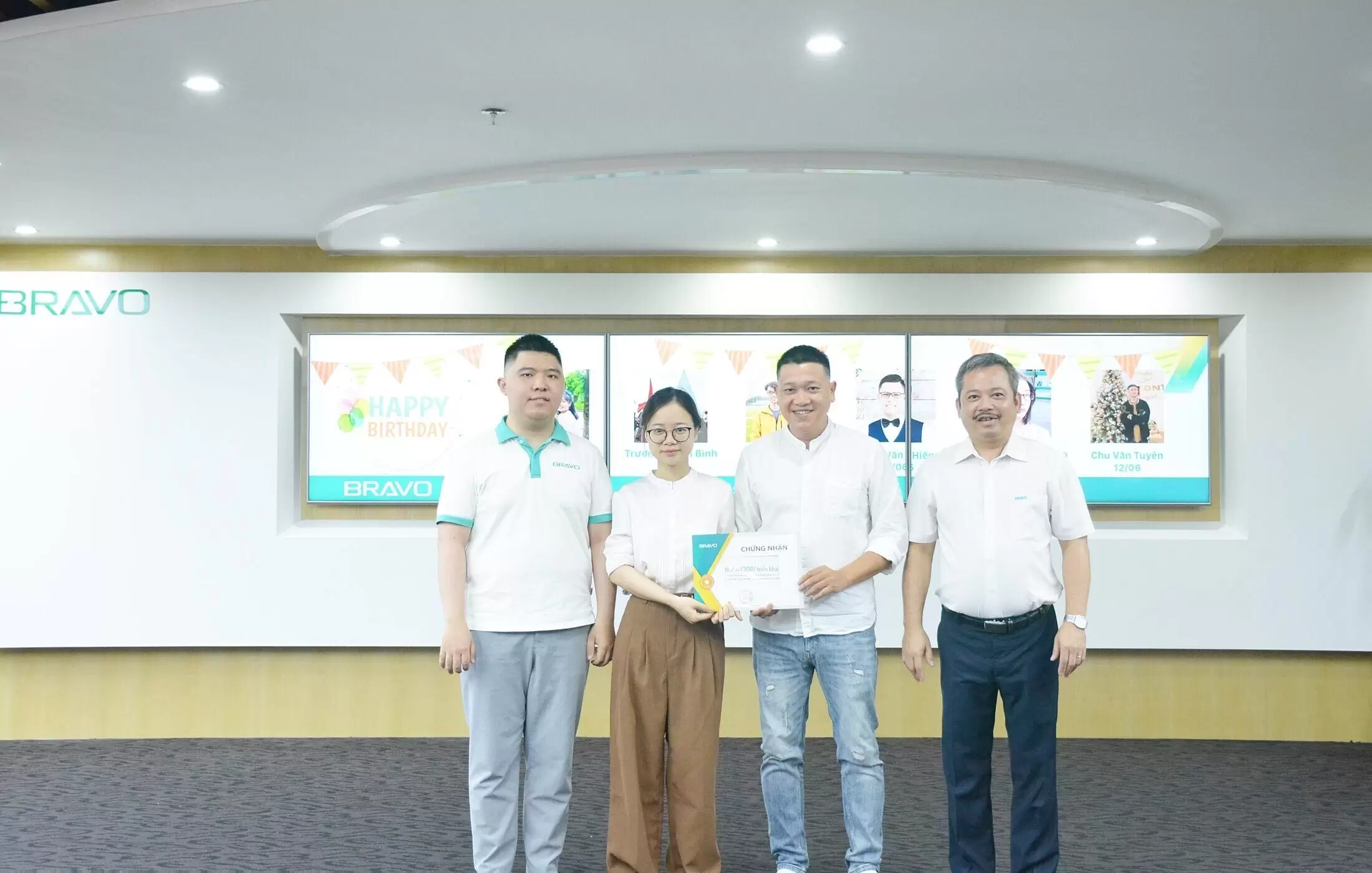 Thưởng nóng Kỹ thuật triển khai hợp đồng Công ty Mặt trời đỏ