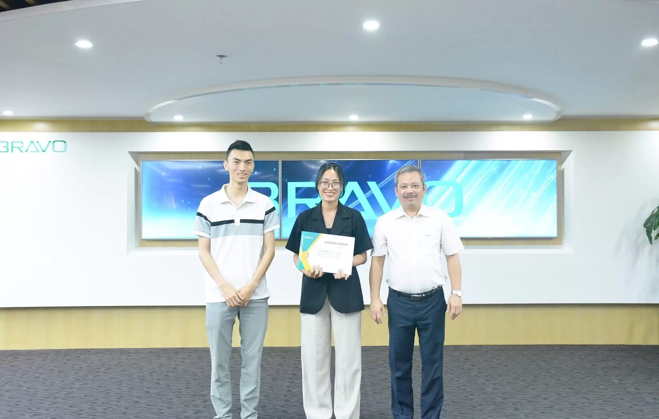 Thưởng nóng Kỹ thuật triển khai hợp đồng Công ty Thức ăn chăn nuôi