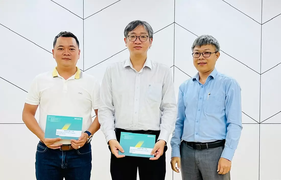 BRAVO HCM khen thưởng phòng hoàn thành kế hoạch 6 tháng đầu năm 2023