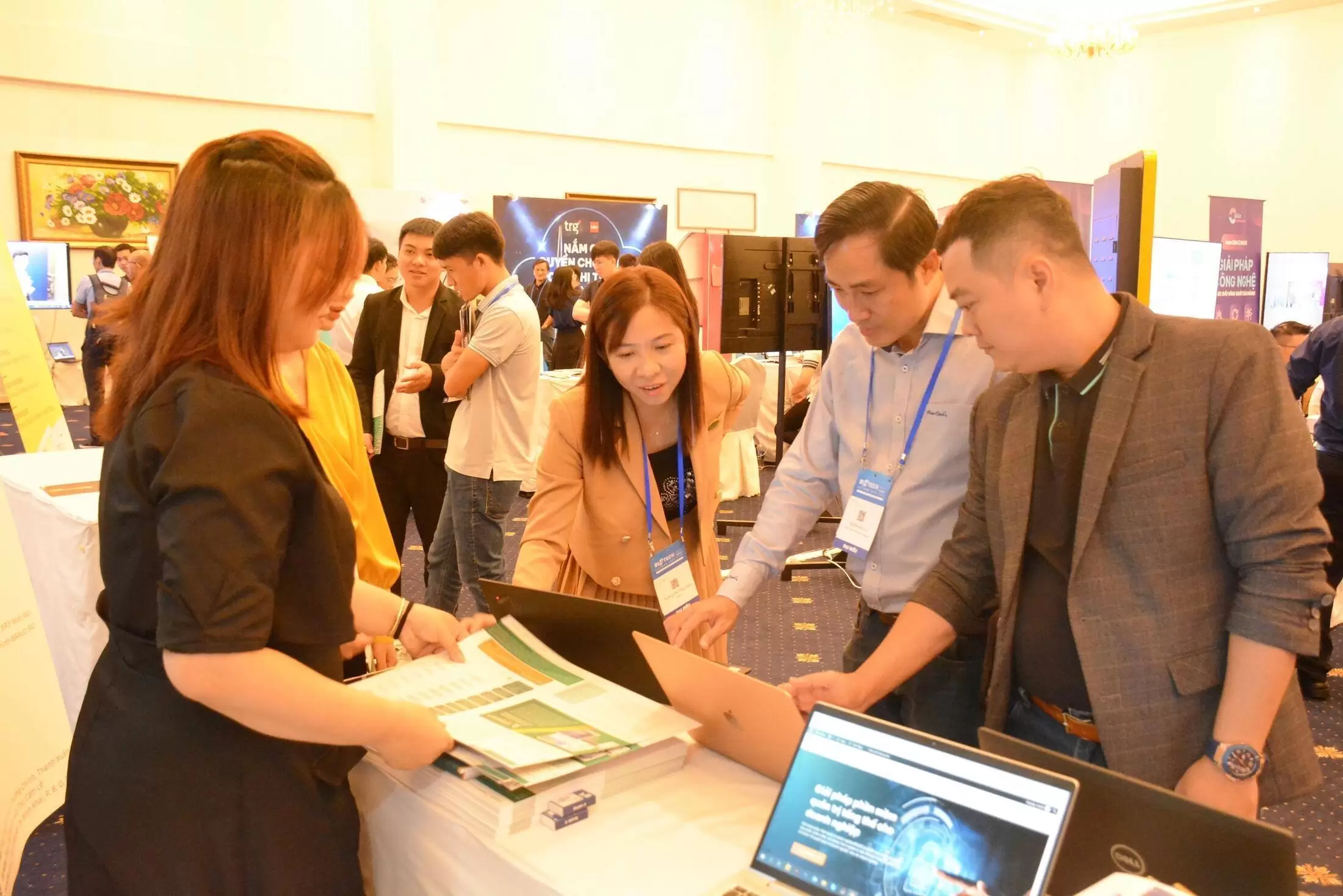 Demo BRAVO 8R3 tại triển lãm Biztech