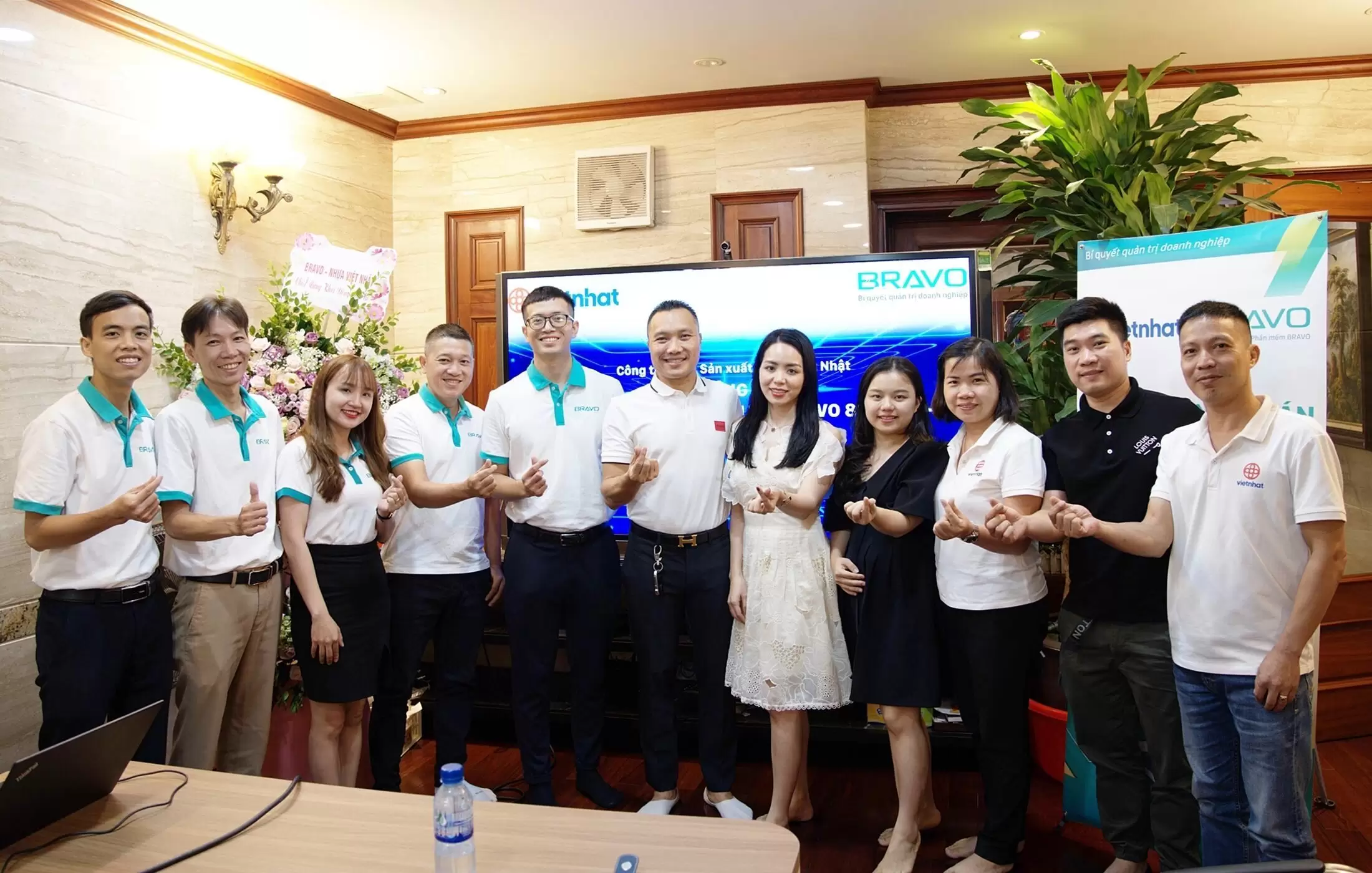 Chúc sự hợp tác giữa BRAVO và Nhựa Việt Nhật thành công tốt đẹp