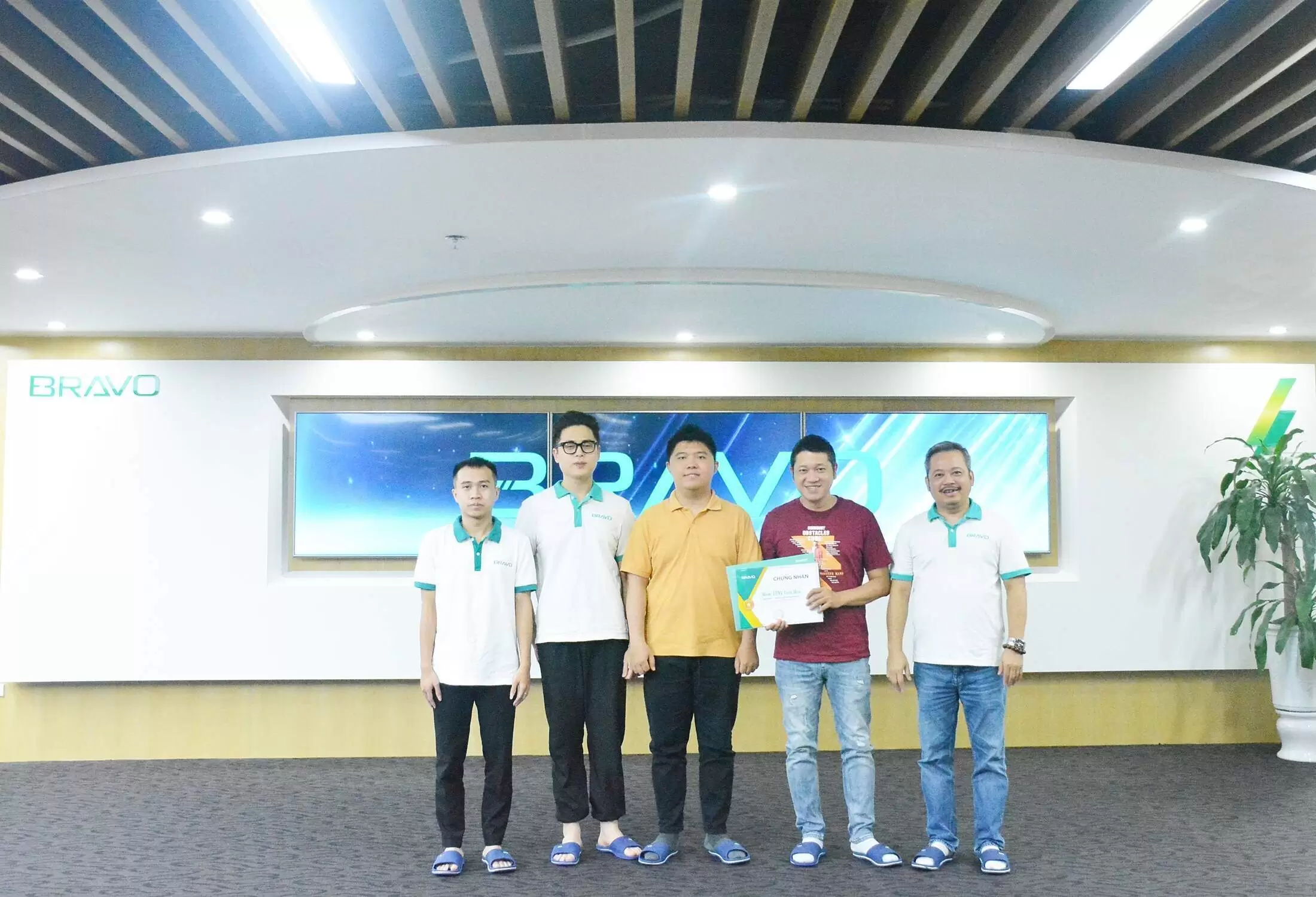 Thưởng nóng triển khai hợp đồng Nhật Quỳnh