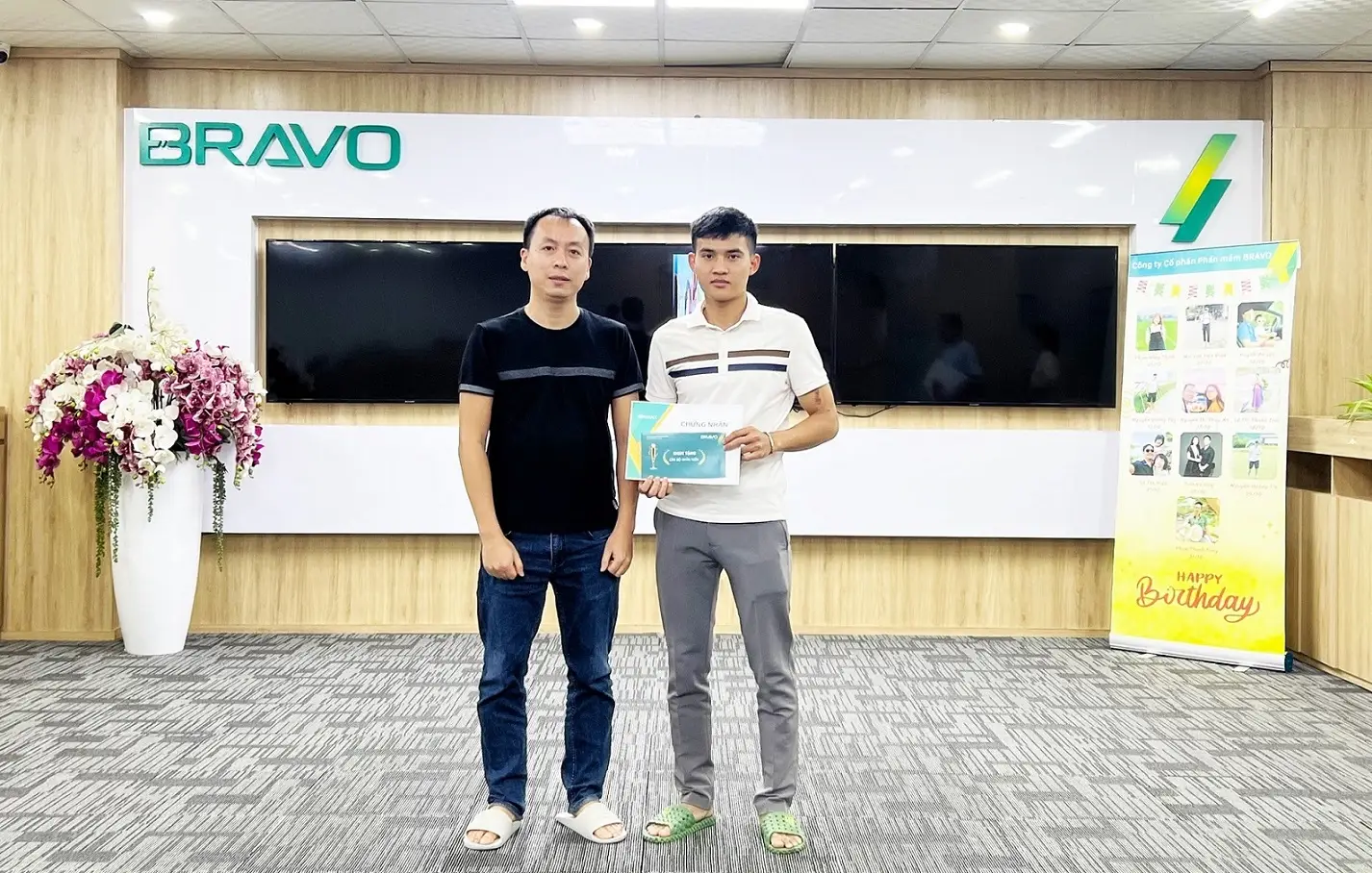 Trao nhuận bút nội san tháng 9/2023 BRAVO ĐN