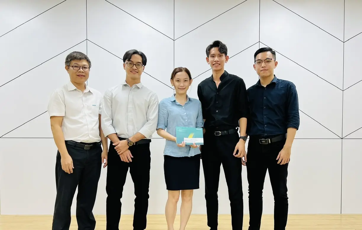 Khen thưởng tập thể nhóm hoàn thành công việc Quý III/2023