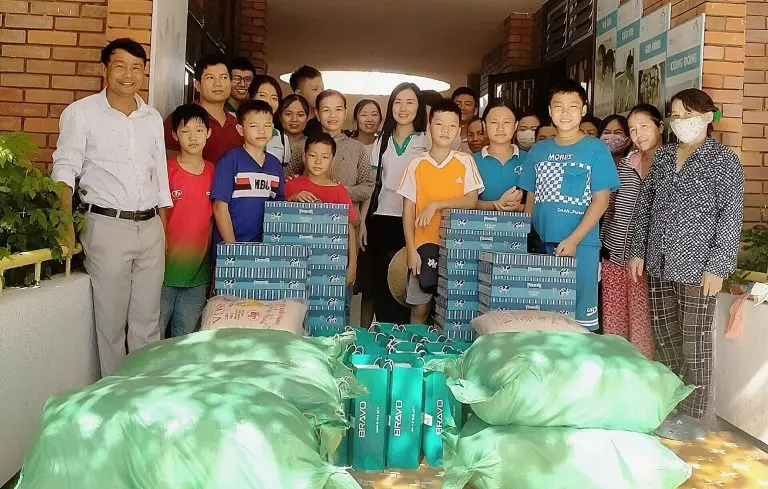 BRAVO ĐN trao quà thiện nguyện Trung Thu 2023