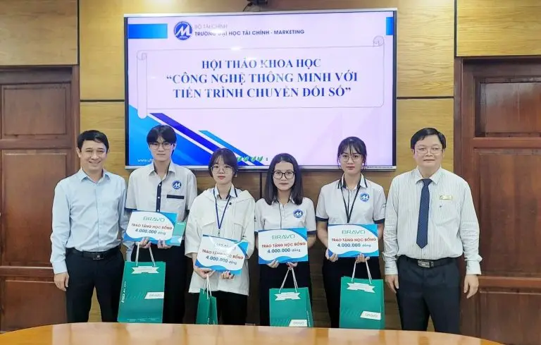 BRAVO trao tặng các suất học bổng cho sinh viên Khoa CNTT, Đại học Tài chính – Marketing có thành tích xuất sắc