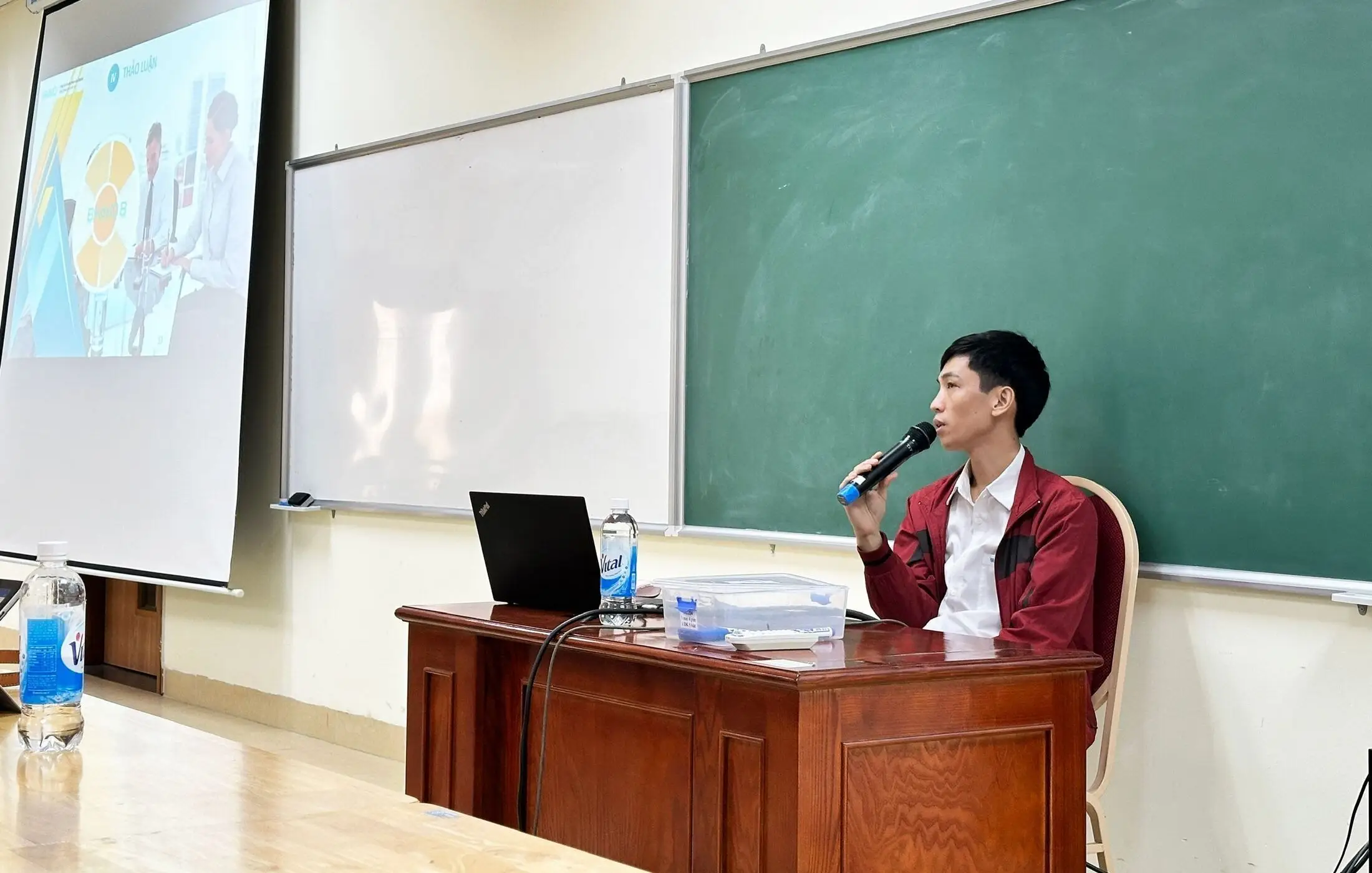 Anh Đoàn Văn Quyền hướng dẫn đào tạo ERP cho sinh viên Học viện Ngân hàng 28/11/2023