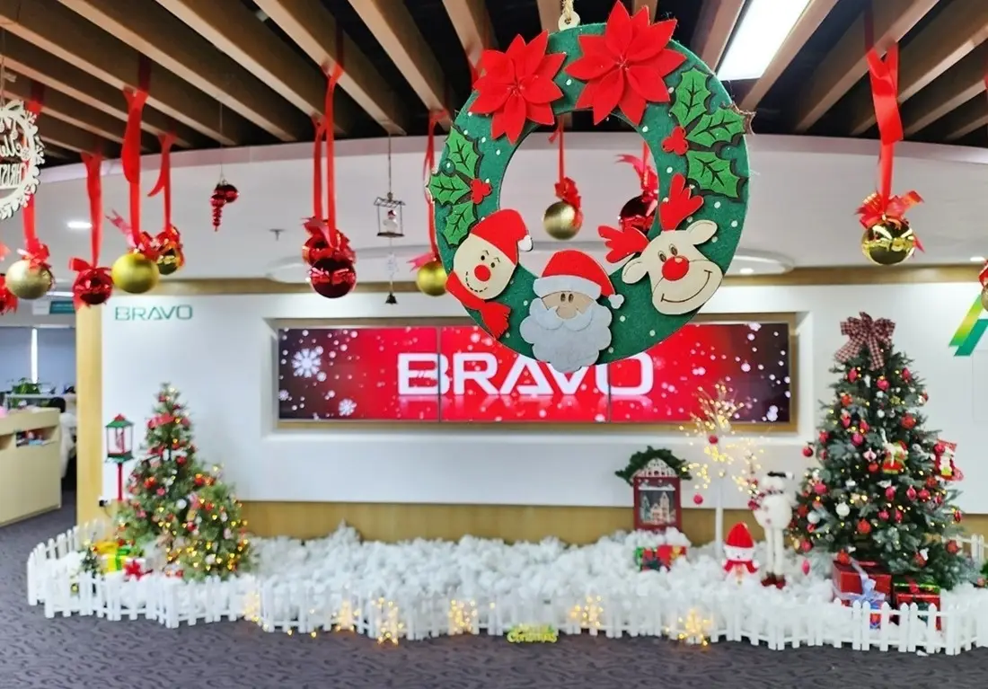 Văn phòng BRAVO HN trang trí Giáng sinh 2023
