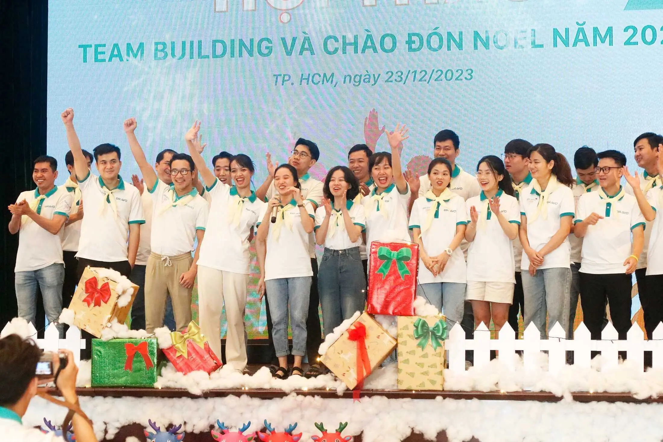 Đội khăn quàng trắng BRAVO HCM