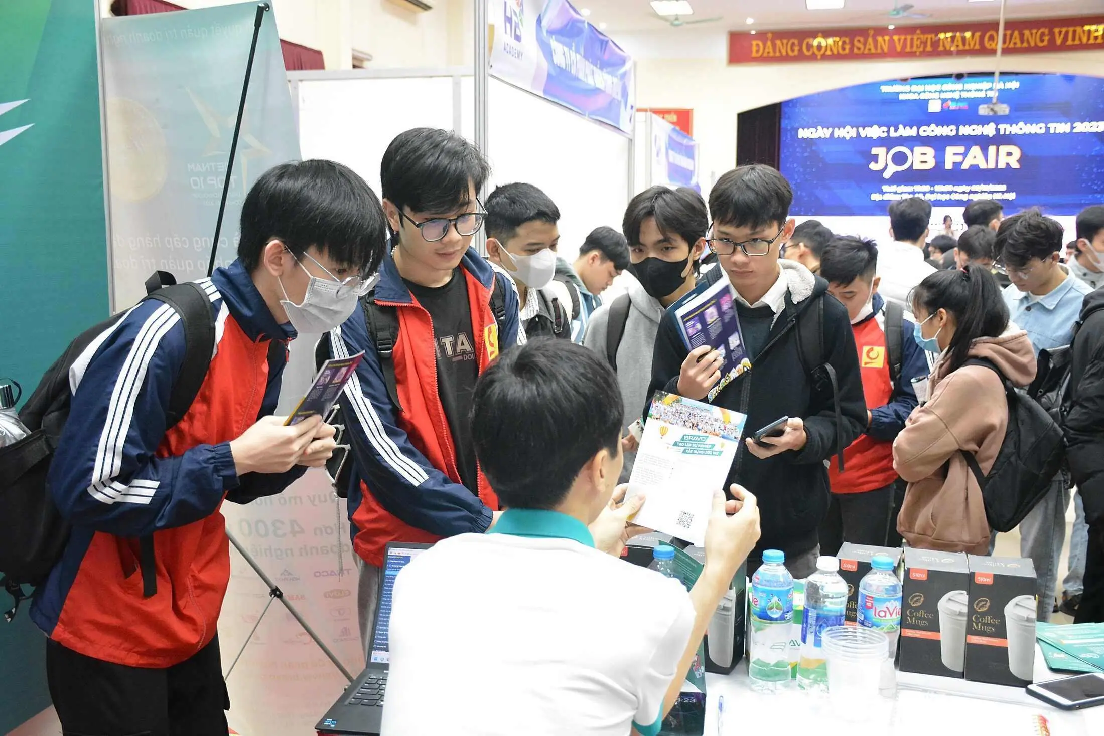BRAVO tư vấn nghề nghiệp tại Ngày hội việc làm ĐH Công Nghiệp 2023