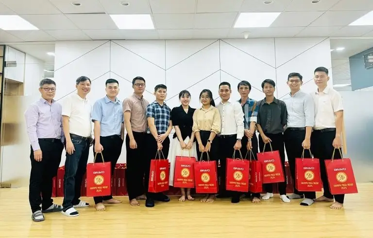 Trao quà Tết 2024 tại BRAVO HCM