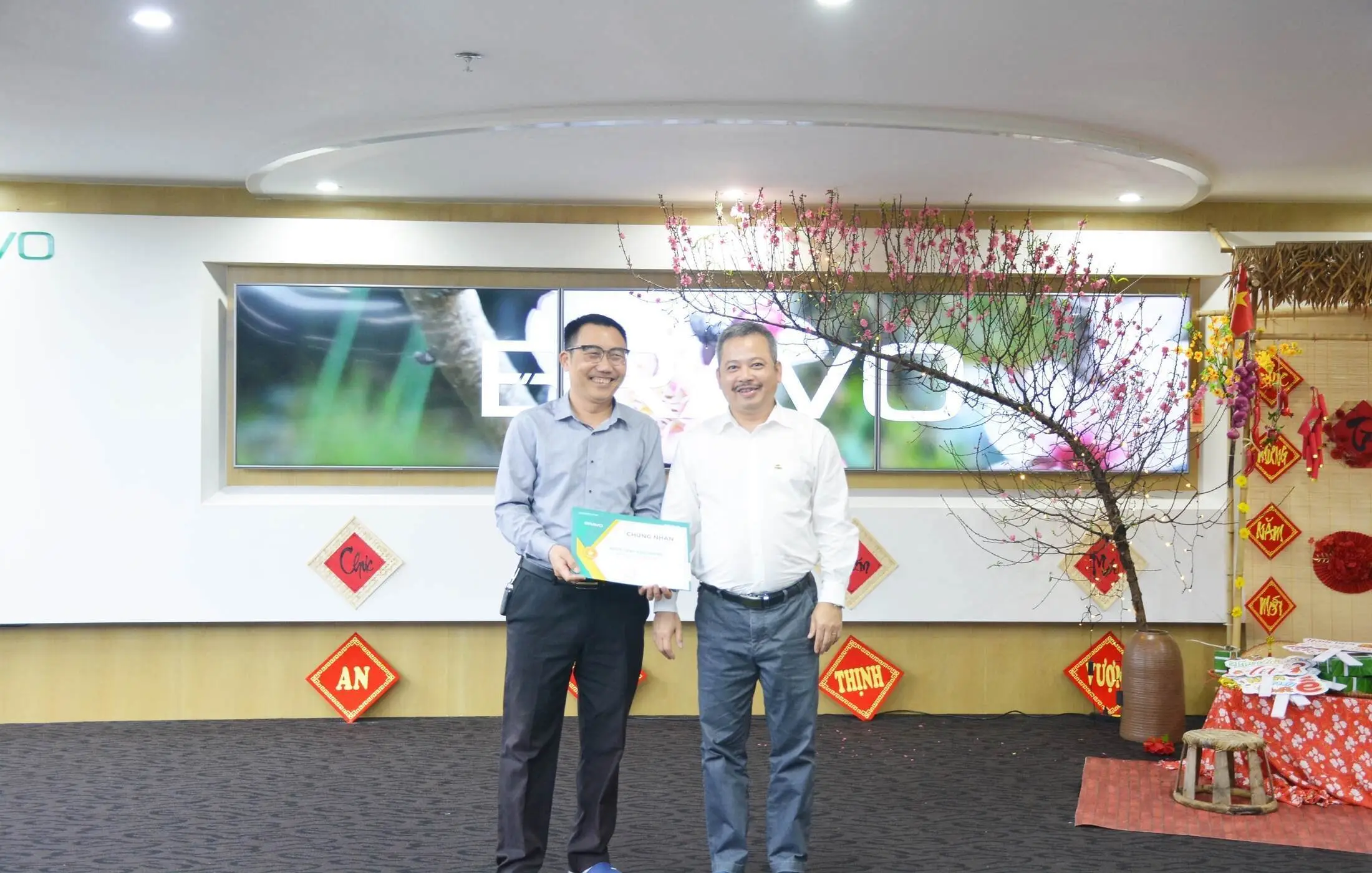 Thưởng nóng Kinh doanh ký hợp đồng với Amkor Technology 2024