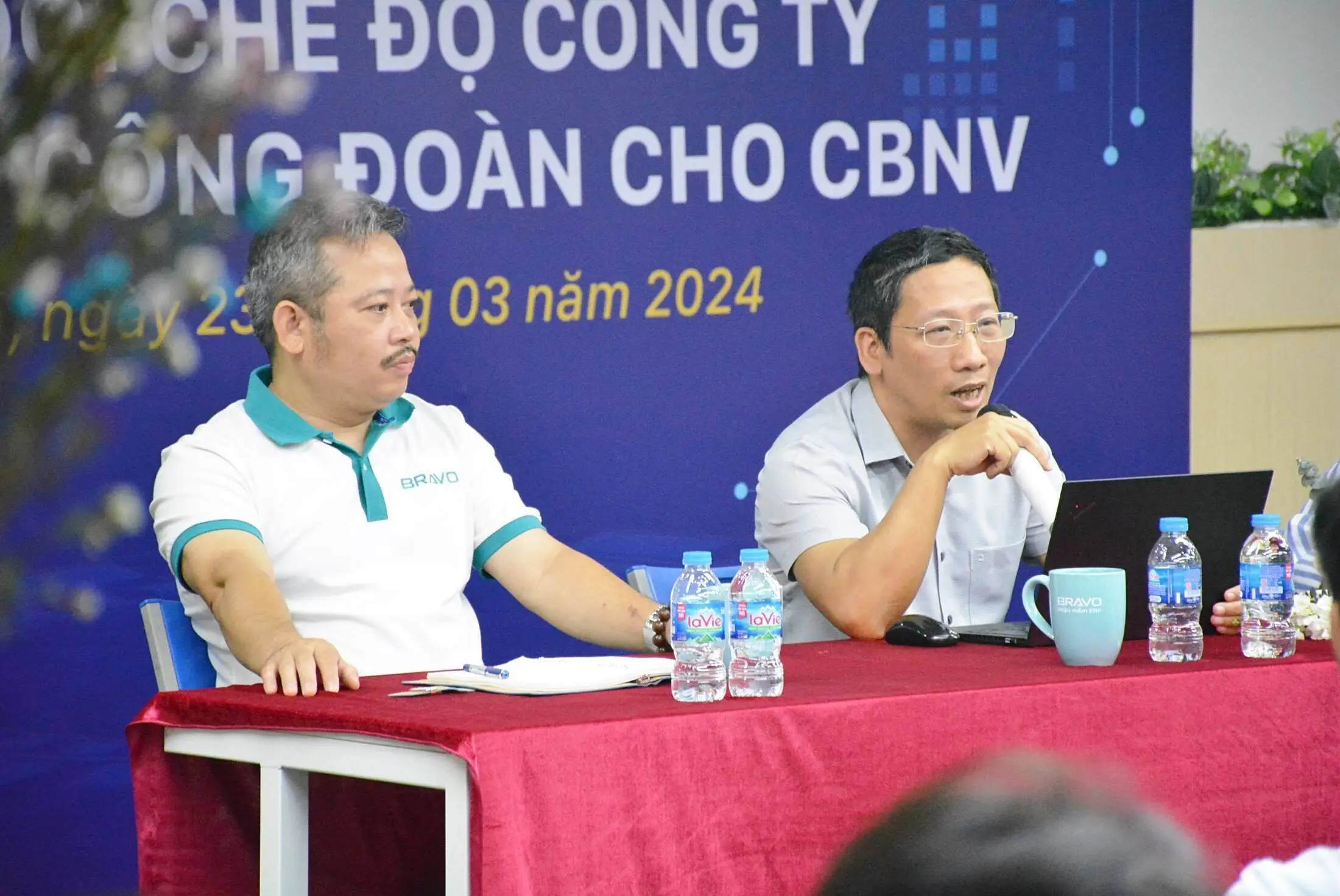 Chủ tịch Công đoàn BRAVO trao đổi các vấn đề tại buổi thảo luận chế độ công đoàn năm 2024