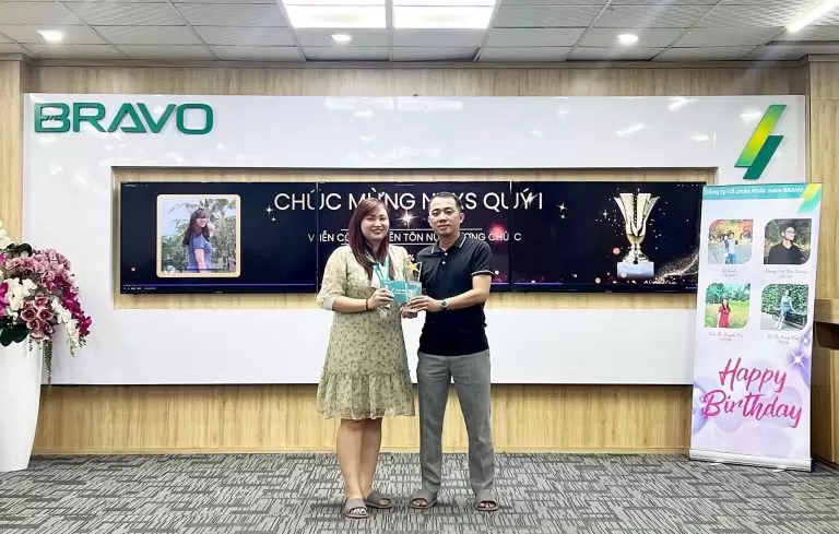 Trao cúp NVXS quý I/2024 tại BRAVO ĐN