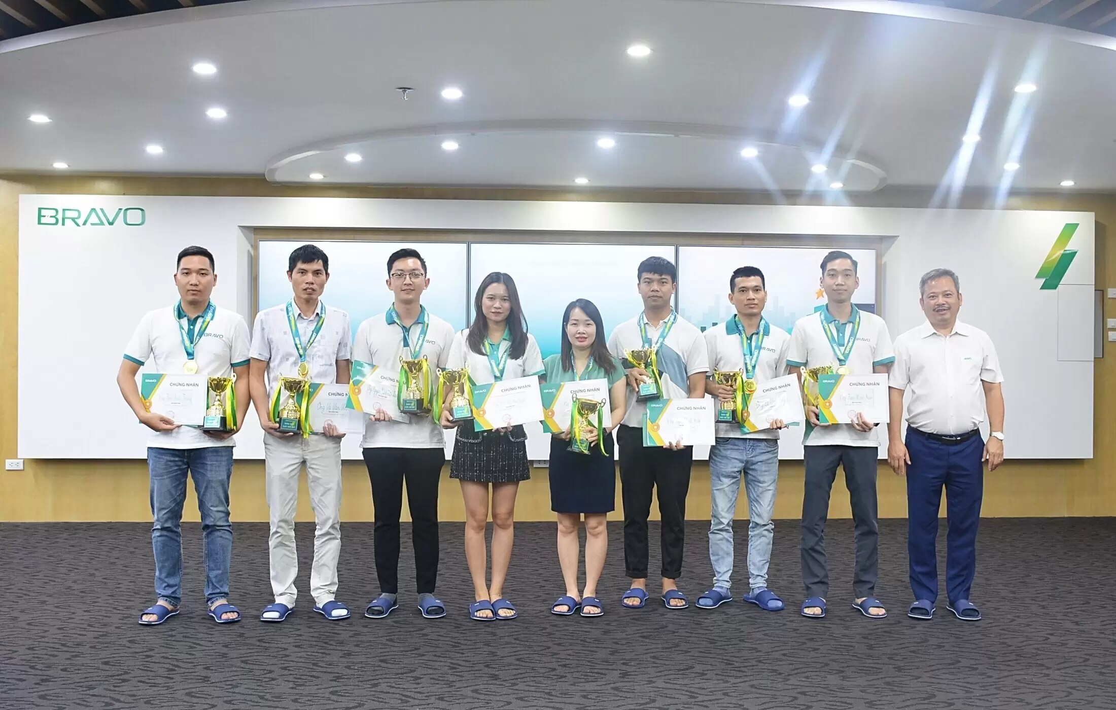 Khen thưởng trao Cúp NVXS Quý I/2024