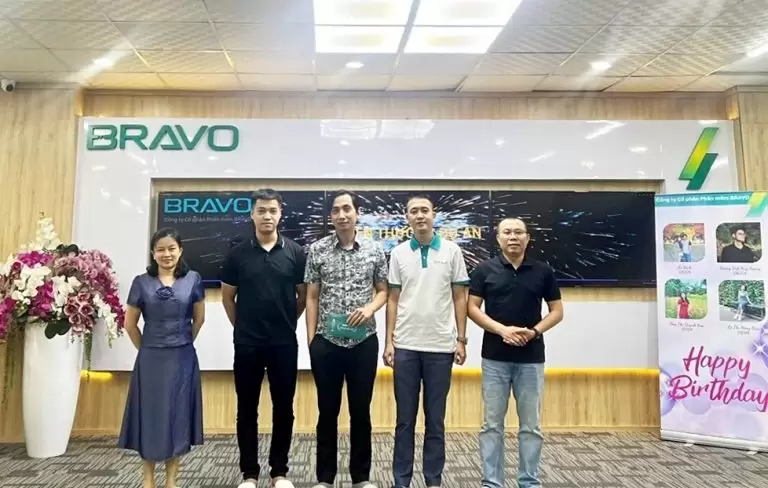 Khen thưởng nóng CBNV triển khai phần mềm ERP cho Công ty TNHH MTV Xây dựng 384