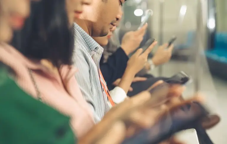 Tốc độ Internet cố định và di động