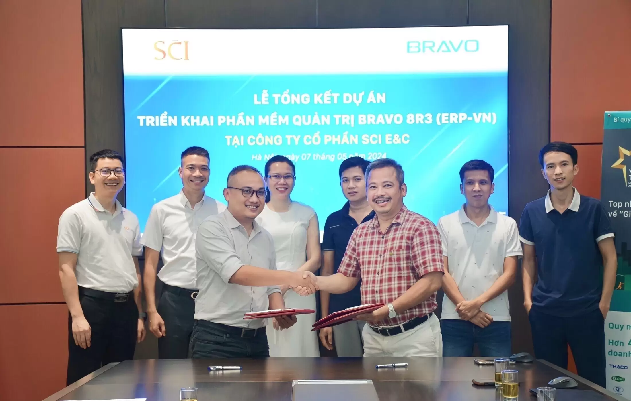 Ban lãnh đạo SCI E&C và BRAVO ký kết biên bản nghiệm thu phần mềm BRAVO ERP