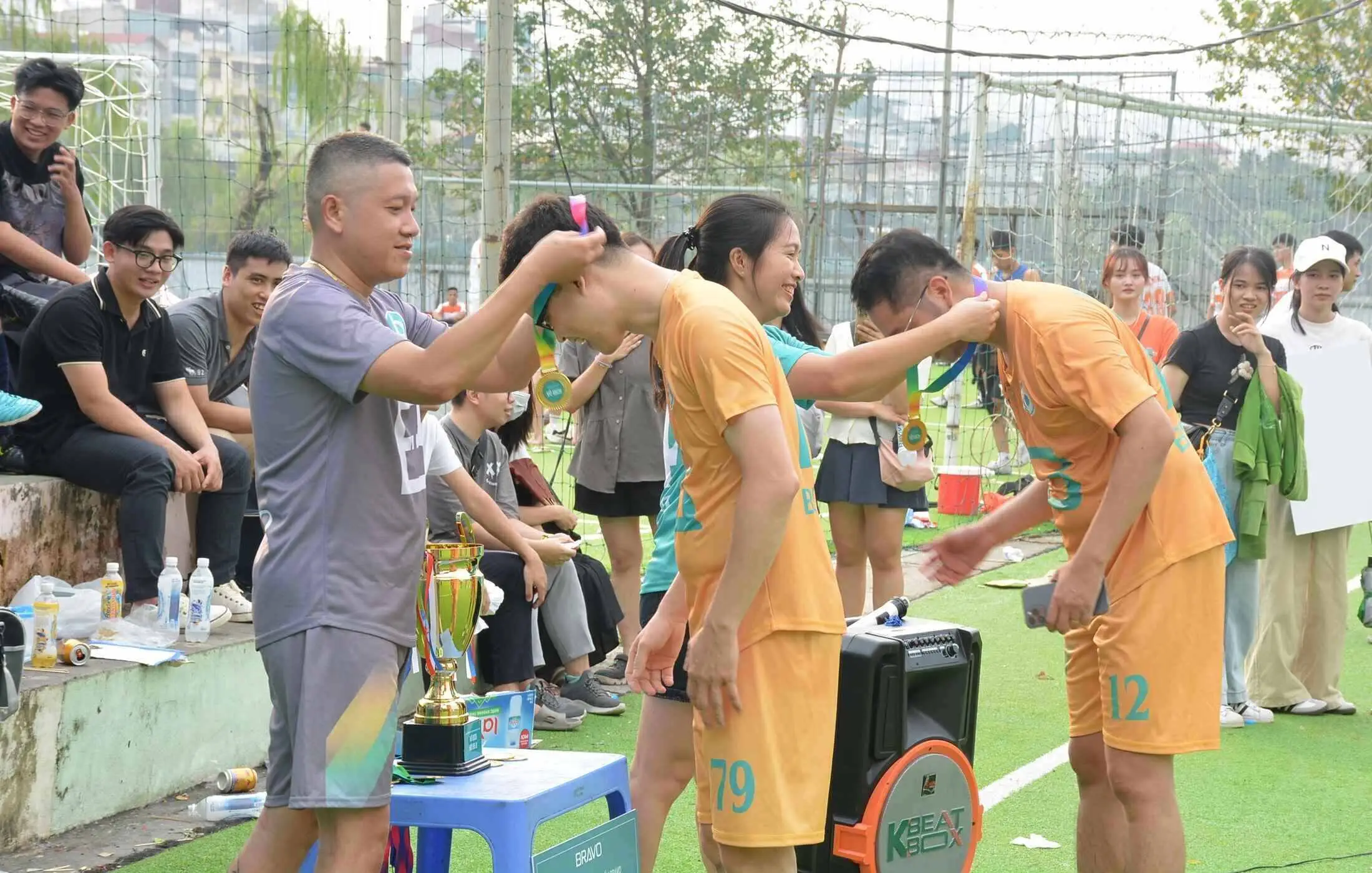 Trao huy chương BRAVO CUP