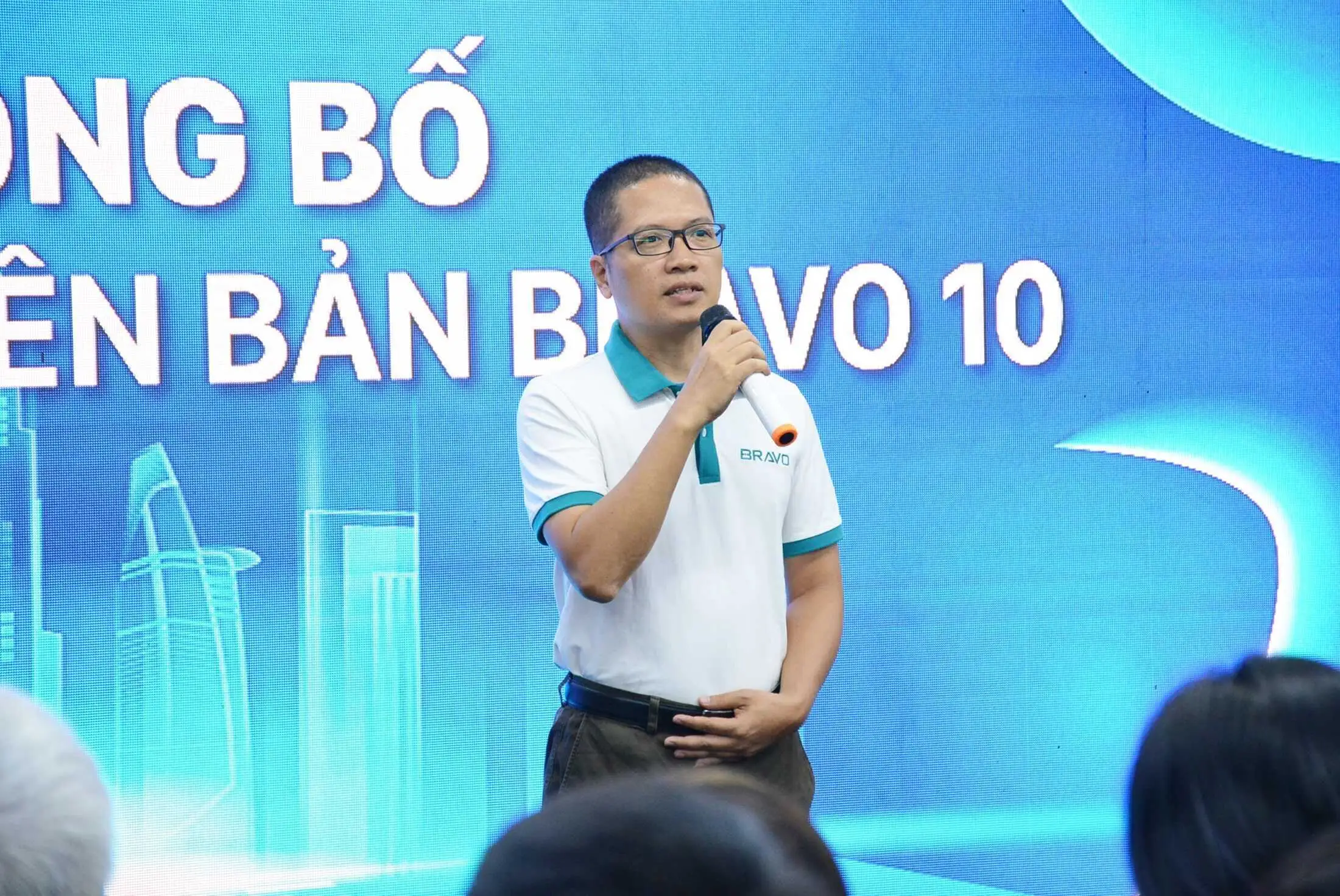 Chủ tịch HĐQT, ông Phạm Trung phát biểu công bố phát hành phiên bản BRAVO 10
