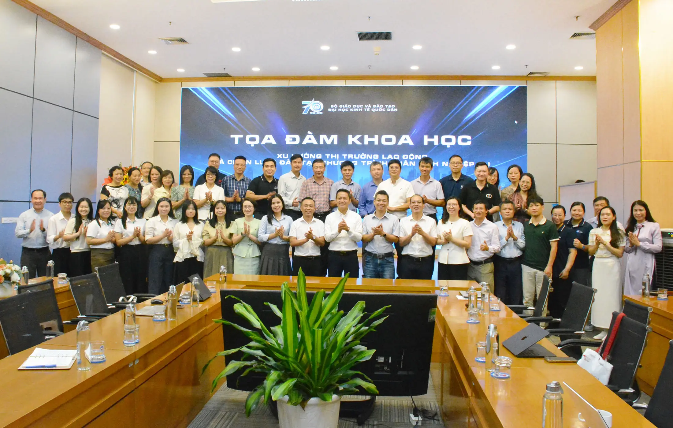 BRAVO tham dự tọa đàm về đào tạo Phân tích nghiệp vụ của Trường Công nghệ, ĐH KTQD