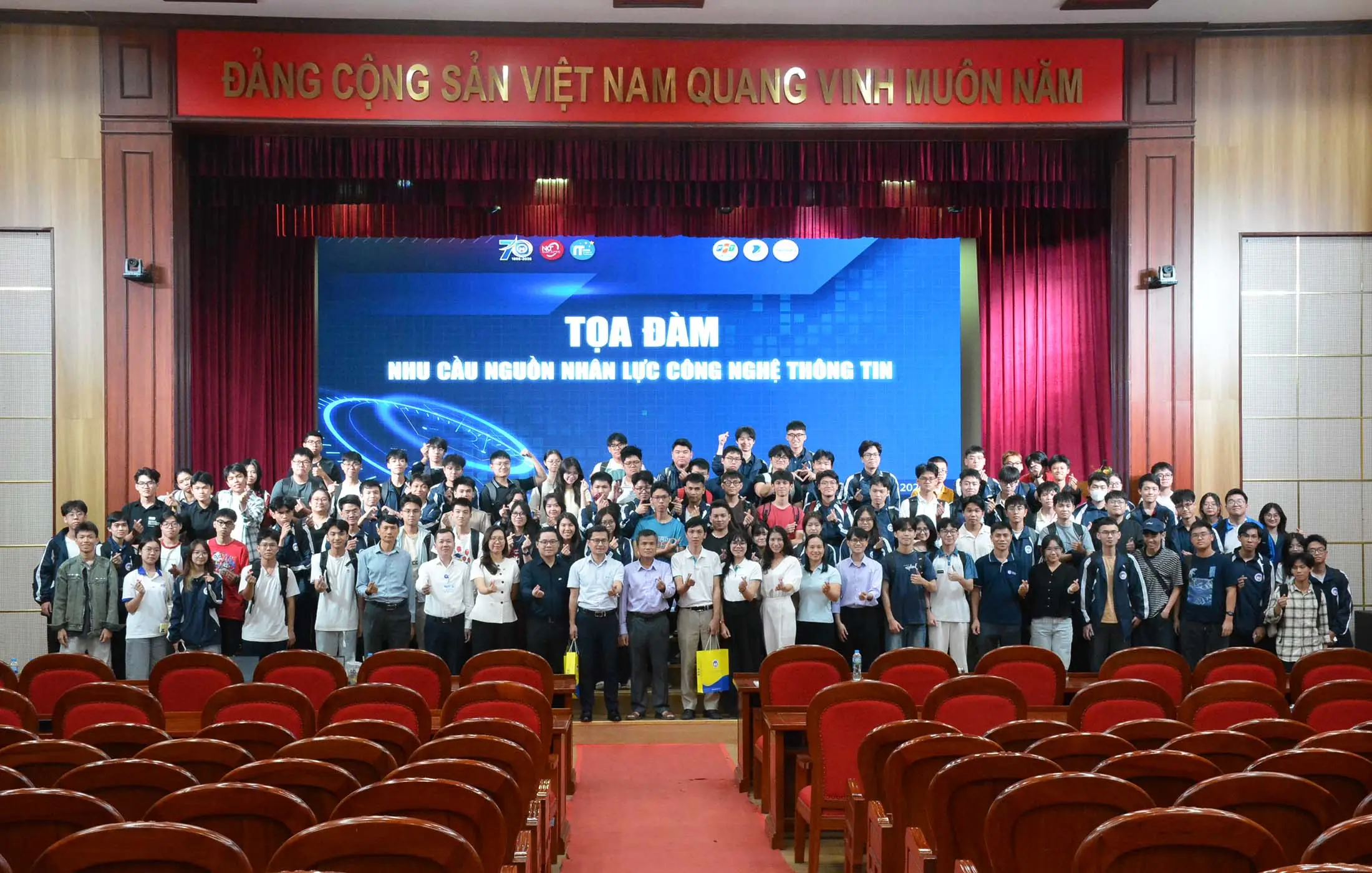 BRAVO tham dự tọa đàm về nguồn nhân lực CNTT trong kỷ nguyên AI tại Khoa CNTT, Đại học KTQD